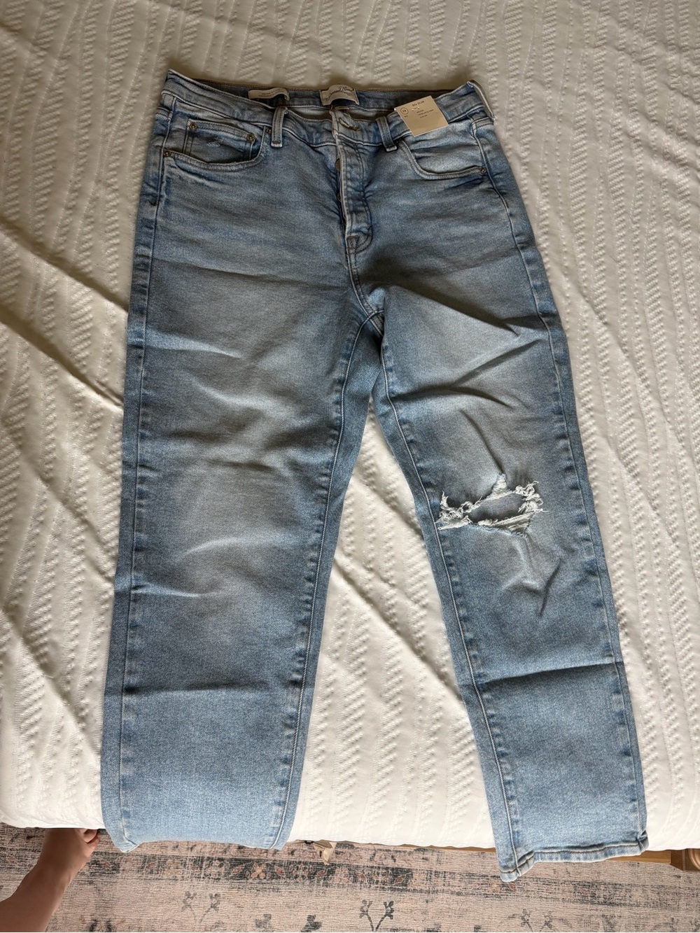 Universal Thread Light Blue 80’s Slim Jeans with Distressed Knee